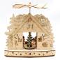 Preview: Festliche Holzkunst mit beweglicher Szene und Wintercharme
