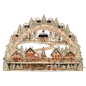 Preview: Großer Holz-Schwibbogen mit verschneiter Stadt-Szene, Miniaturfiguren und beleuchteter Pyramide – Laserholz, ca. 98 × 67,5 cm, LED-beleuchtet.“