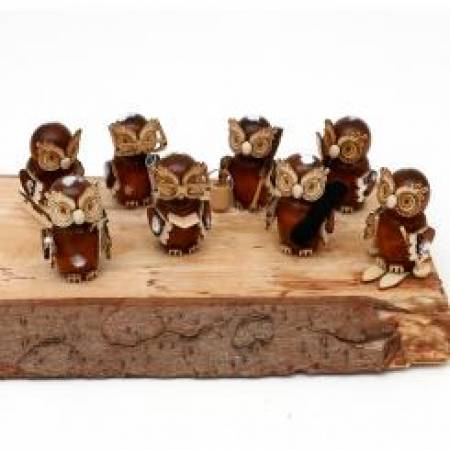 Miniaturen Holz Eulenfiguren, braun/ beige mit Schnee