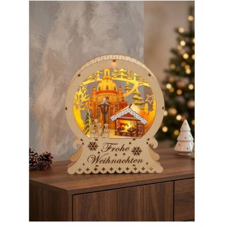 LED-Diorama „Weihnachtsmarkt Dresden“ – Frauenkirche mit Timer auf sideboard leuchtend