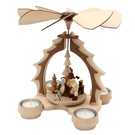 „Holzpyramide mit zwei Waldarbeiter‑Figuren, detailreich verziert, Teelicht‑Weihnachtspyramide“