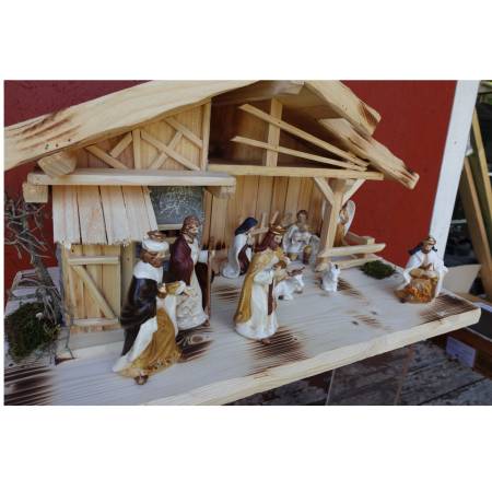Große Weihnachtskrippe Handarbeit aus Echtholz links