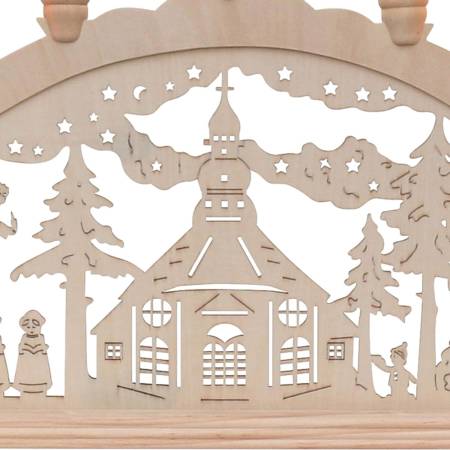 Ein traditioneller Schwibbogen aus Erzgebirgischem Holz, motiviert von der berühmten Seiffener Kirche 7-flammig, beleuchtet mit einer 1,5m langen Anschlusskabel mit Schalter. Ein perfekter Dekorationspunkt für jedes Zuhause.