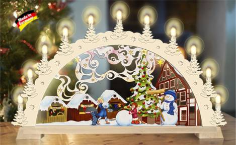 großer schwibbogen farbig schneemann weihnachtsmarkt kinder im schnee