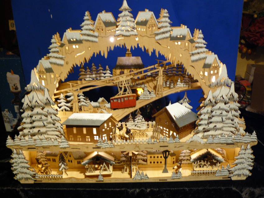 Lichterbogen mit Led Weihnachtsmarkt Seilbahn Skihütte
