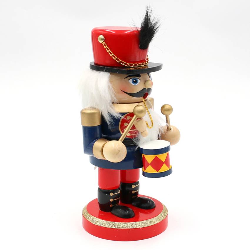 „Farbig handbemalter Räuchermann aus Holz im Nussknacker-Design mit Trommel, rotem Hut und goldenen Details.“