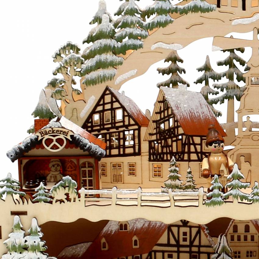detail Schwibbogen mit Bank dekorativer filigraner Weihnachtsmarkt