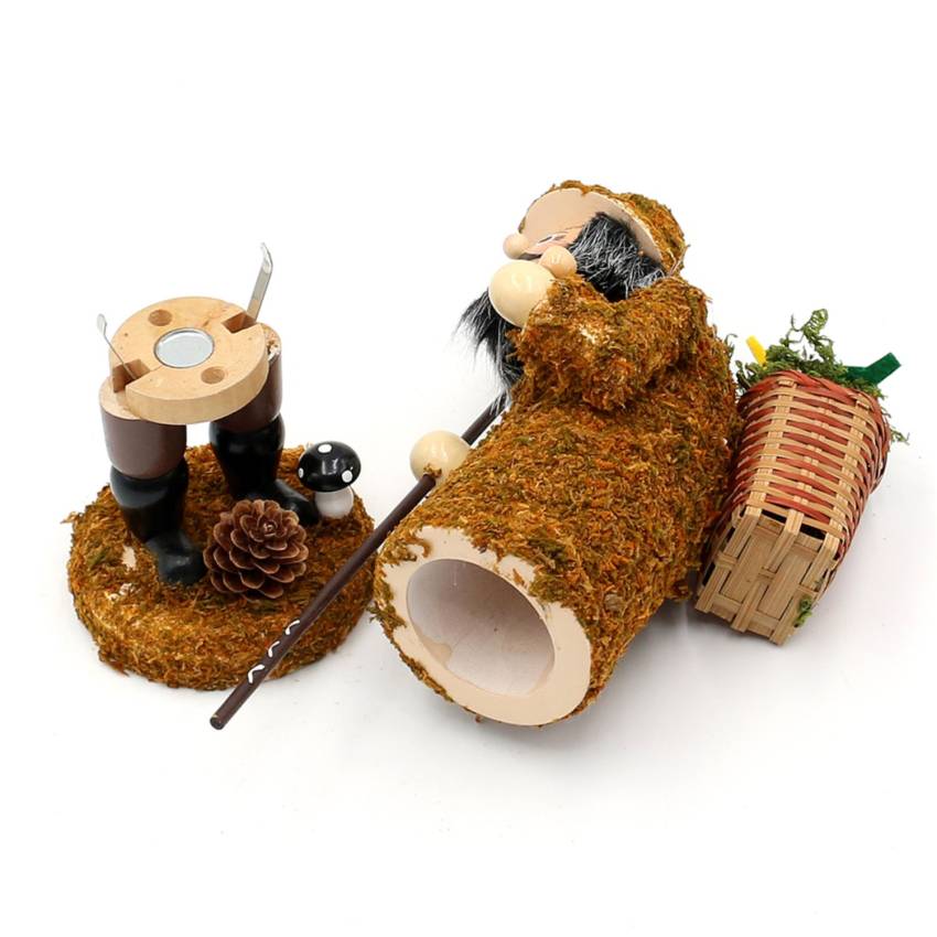 Der kulträuchernde Moosmann in XXL-Format mit moosähhnlichem Filz bekleidet und handbemalt, top Holzkunst.