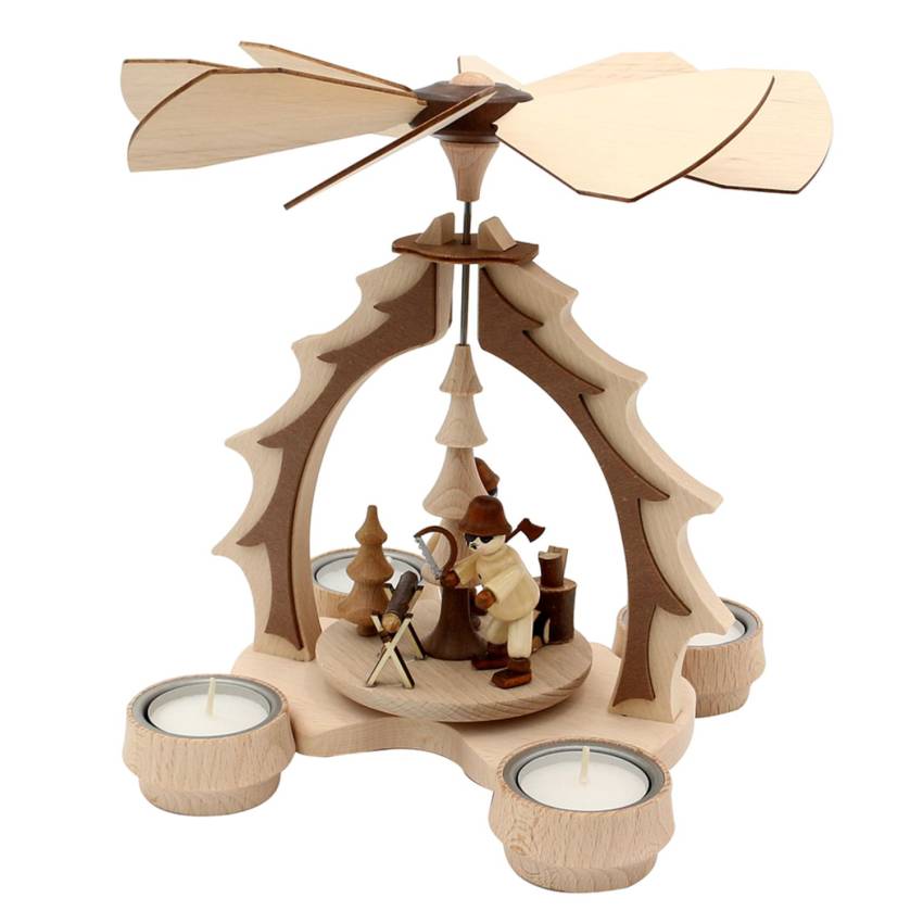 „Holzpyramide mit zwei Waldarbeiter‑Figuren, detailreich verziert, Teelicht‑Weihnachtspyramide“