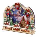 Beleuchtete Holzdeko mit Weihnachtswichteln, roten Kugeln und filigranen Laserschnitten. Größe 30 × 7 × 24,5 cm, LED‑Licht mit 6‑Stunden‑Timer, batteriebetrieben (AA).